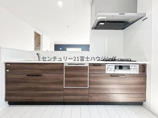 鎌倉市腰越4丁目4期　新築戸建2号棟　全3棟