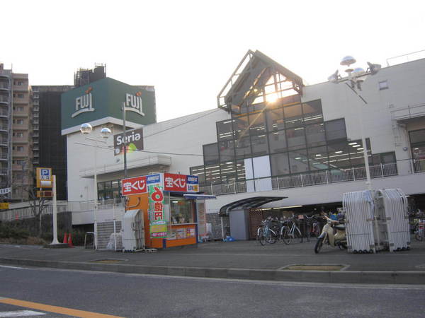 藤沢市本藤沢５丁目の土地(FUJI善行店)