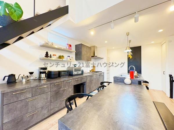 茅ヶ崎市小和田１丁目の中古一戸建て