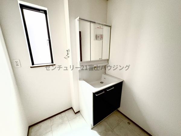 茅ヶ崎市東海岸南4丁目8981番　新築戸建D号棟　全4棟