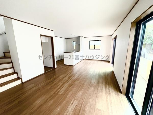 茅ヶ崎市東海岸南4丁目8981番　新築戸建D号棟　全4棟