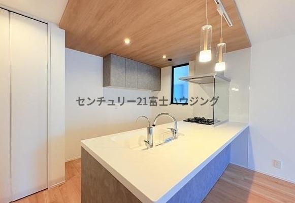 藤沢市鵠沼花沢町　新築戸建2号棟　全3棟