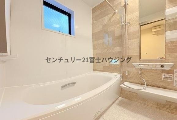 藤沢市鵠沼花沢町　新築戸建2号棟　全3棟