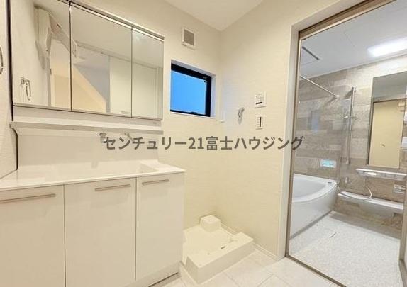 藤沢市鵠沼花沢町　新築戸建2号棟　全3棟