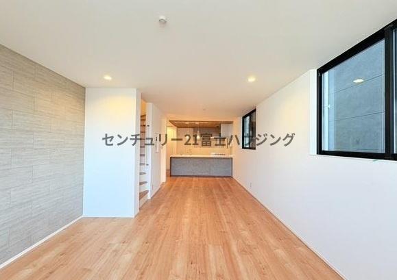 藤沢市鵠沼花沢町　新築戸建2号棟　全3棟