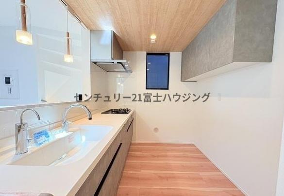 藤沢市鵠沼花沢町　新築戸建3号棟　全3棟