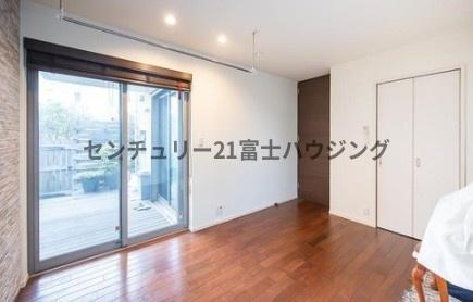 茅ヶ崎市東海岸北５丁目の中古一戸建て