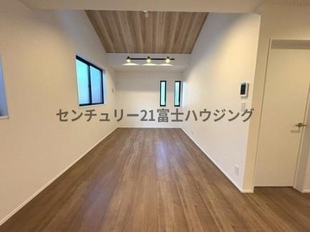 茅ヶ崎市南湖５丁目の新築一戸建