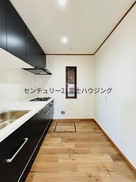 藤沢市白旗４丁目の中古一戸建て