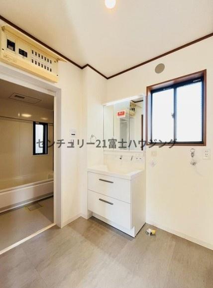 藤沢市白旗４丁目の中古一戸建て