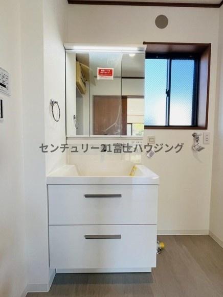 藤沢市白旗４丁目の中古一戸建て