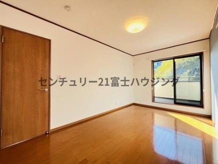 藤沢市白旗４丁目の中古一戸建て