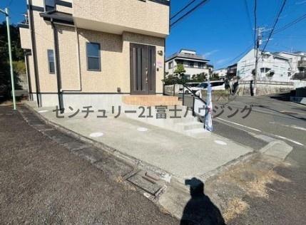 藤沢市白旗４丁目の中古一戸建て