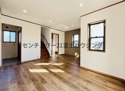 藤沢市白旗４丁目の中古一戸建て