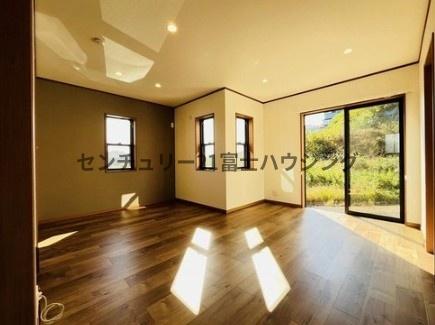 藤沢市白旗４丁目の中古一戸建て