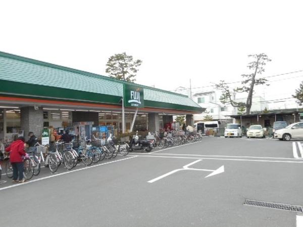 ファミール茅ヶ崎(Fuji鶴嶺店)