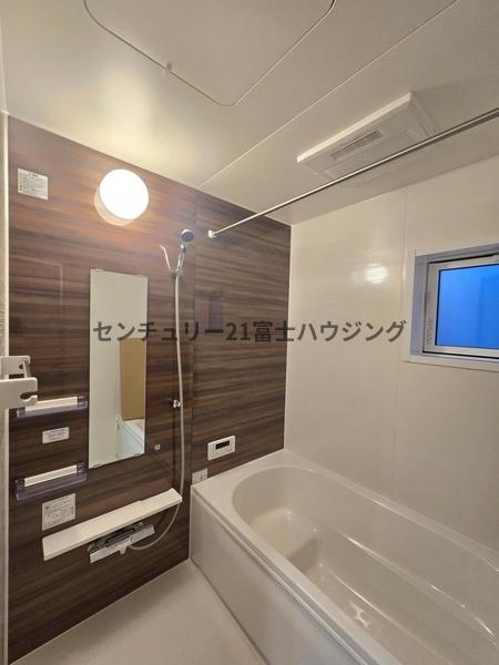 藤沢市菖蒲沢　新築戸建2号棟　全3棟