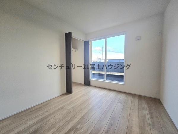 藤沢市菖蒲沢　新築戸建2号棟　全3棟