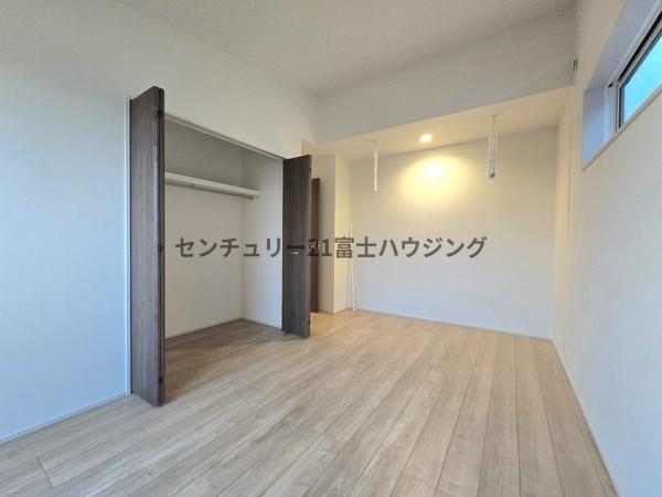 藤沢市菖蒲沢　新築戸建2号棟　全3棟