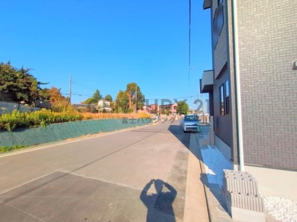 藤沢市菖蒲沢　新築戸建2号棟　全3棟