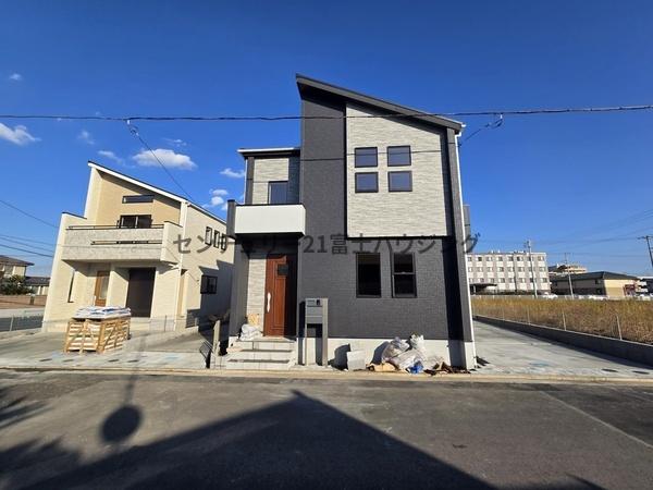 藤沢市菖蒲沢　新築戸建2号棟　全3棟