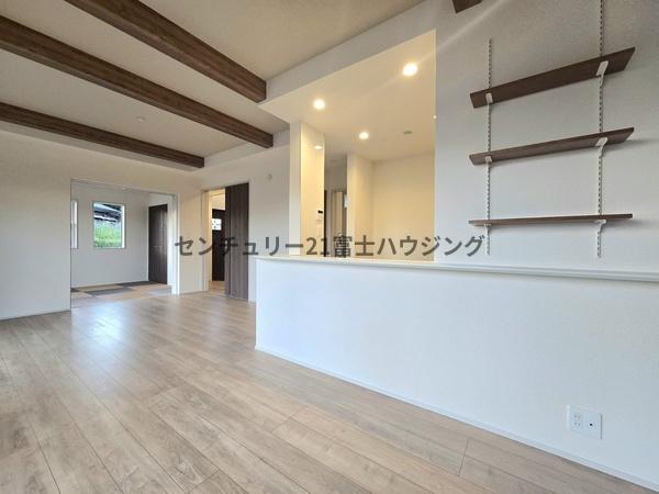 藤沢市菖蒲沢　新築戸建2号棟　全3棟