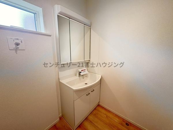 茅ヶ崎市柳島第11　新築戸建3号棟　全8棟