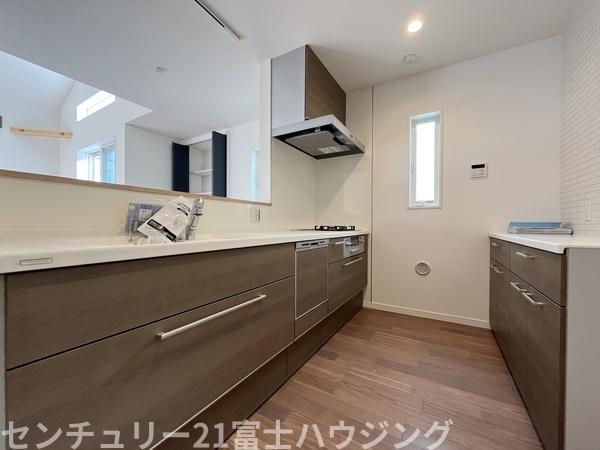 茅ヶ崎市香川5丁目　新築戸建2号棟　全11棟