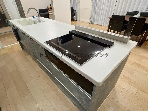 藤沢市片瀬目白山　中古戸建