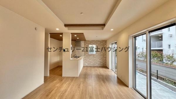 茅ヶ崎市松が丘2丁目　新築戸建1号棟　全2棟