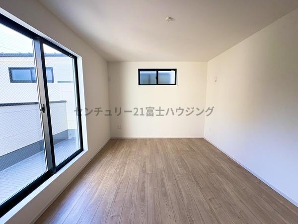茅ヶ崎市高田2期　新築戸建2号棟　全3棟