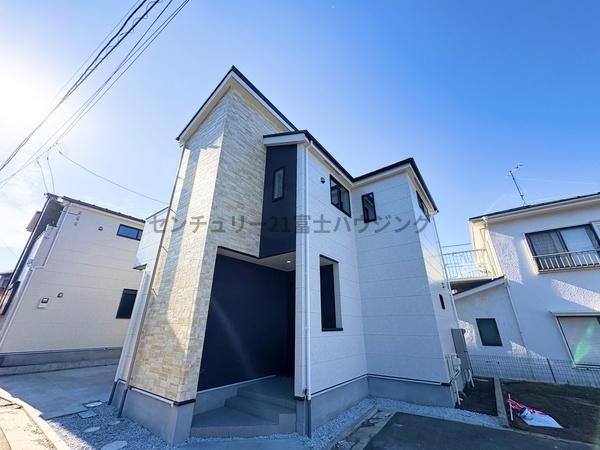 茅ヶ崎市高田2期　新築戸建2号棟　全3棟
