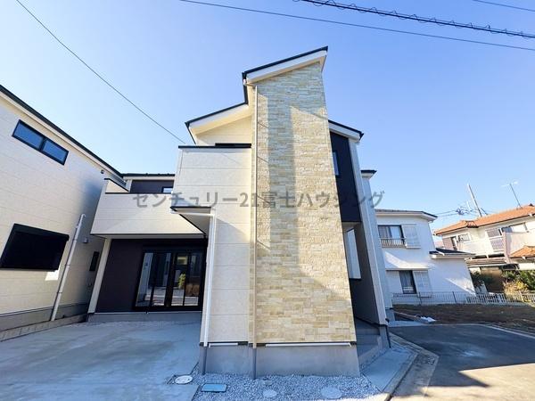 茅ヶ崎市高田2期　新築戸建2号棟　全3棟