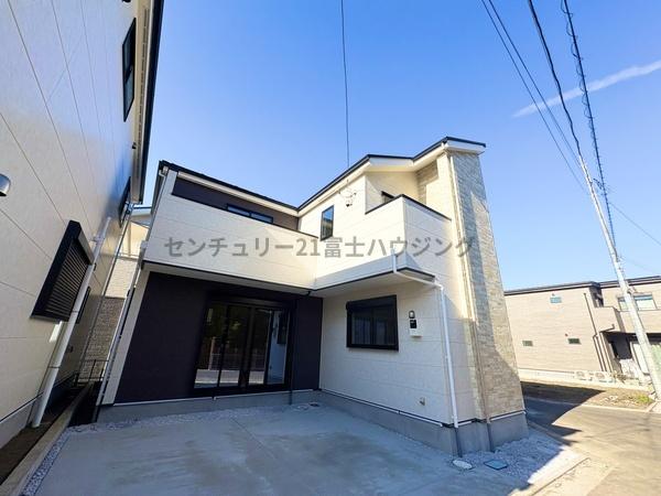 茅ヶ崎市高田2期　新築戸建2号棟　全3棟