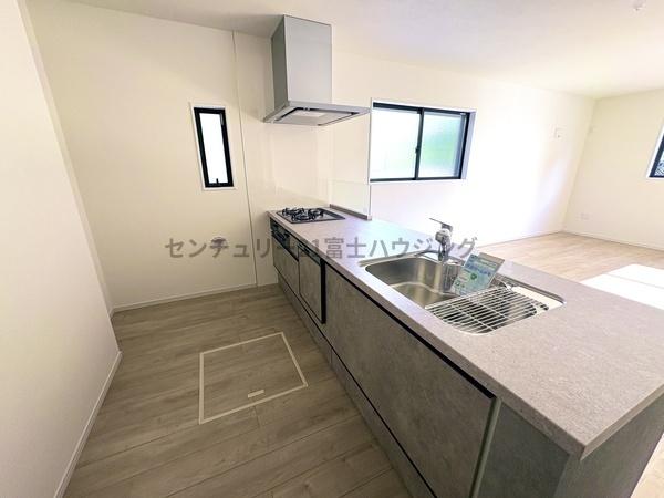 茅ヶ崎市高田１丁目の新築一戸建