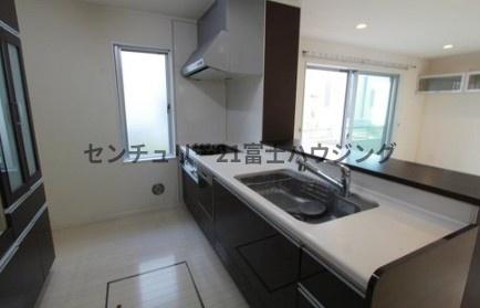 藤沢市鵠沼神明4丁目　中古戸建