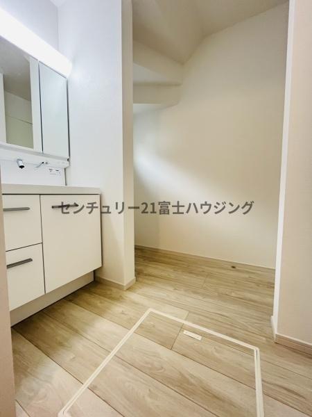 茅ヶ崎市旭が丘3期　新築戸建2号棟　全3棟