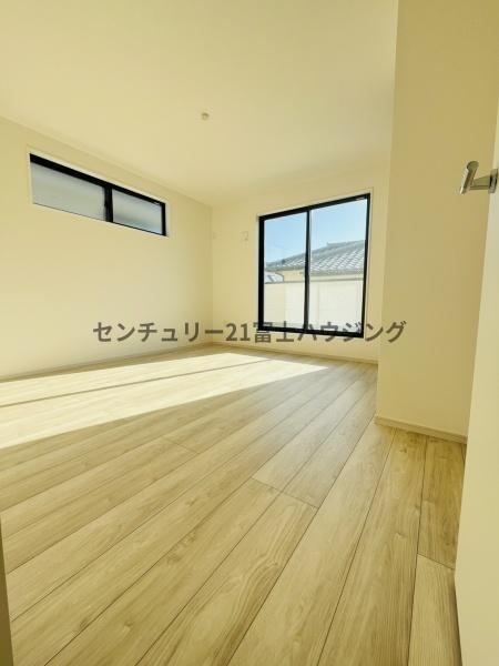 茅ヶ崎市旭が丘3期　新築戸建2号棟　全3棟
