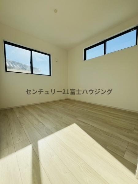 茅ヶ崎市旭が丘3期　新築戸建2号棟　全3棟