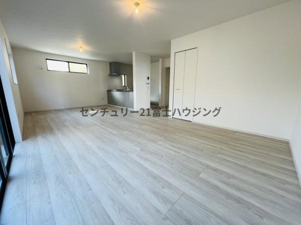 茅ヶ崎市旭が丘3期　新築戸建2号棟　全3棟