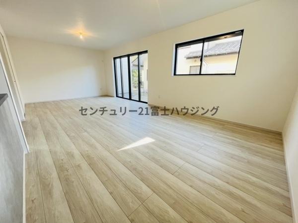 茅ヶ崎市旭が丘3期　新築戸建2号棟　全3棟