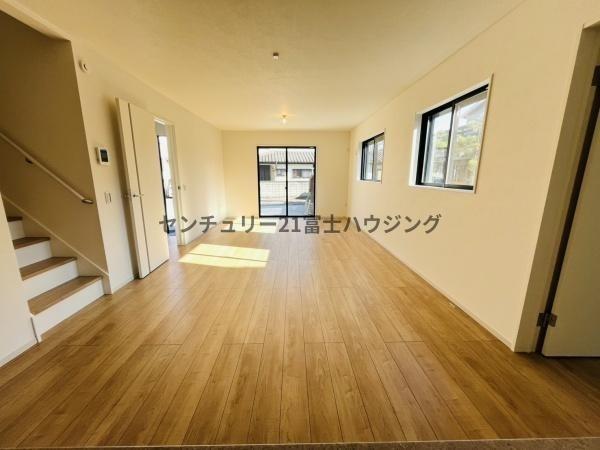 茅ヶ崎市旭が丘3期　新築戸建3号棟　全3棟