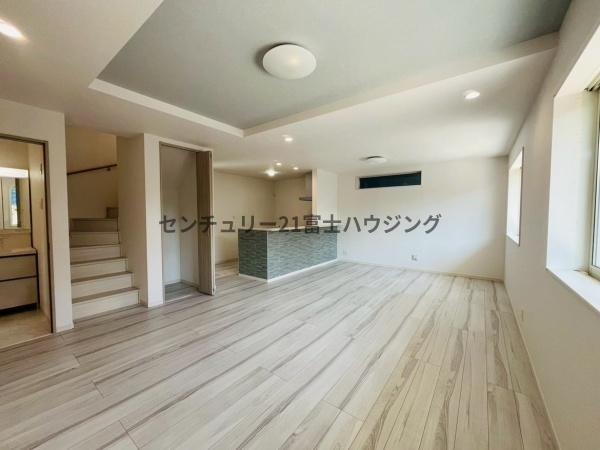 藤沢市鵠沼海岸7丁目　新築戸建2号棟　全3棟