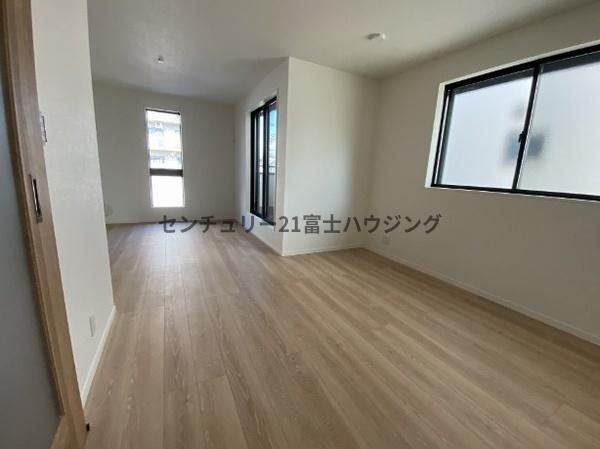 藤沢市湘南台4丁目4期　新築戸建2号棟　全2棟