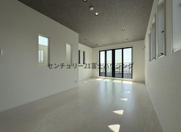 鎌倉市由比ガ浜４丁目の中古一戸建て