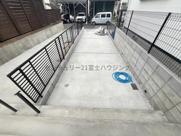茅ヶ崎市東海岸南3丁目　新築戸建2号棟　全3棟