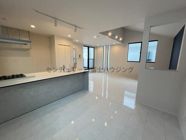 茅ヶ崎市東海岸南3丁目　新築戸建2号棟　全3棟