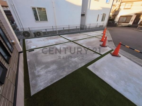 藤沢市辻堂元町2丁目2447番　新築戸建B号棟　全3棟