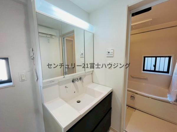 藤沢市鵠沼海岸7丁目　新築戸建1号棟　全3棟