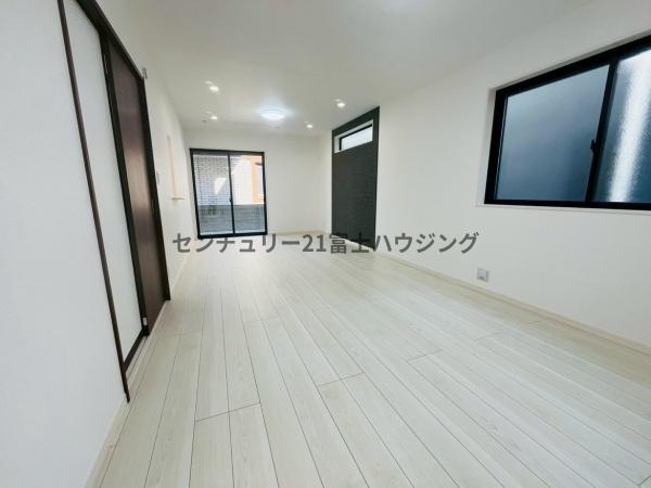 藤沢市鵠沼海岸7丁目　新築戸建1号棟　全3棟